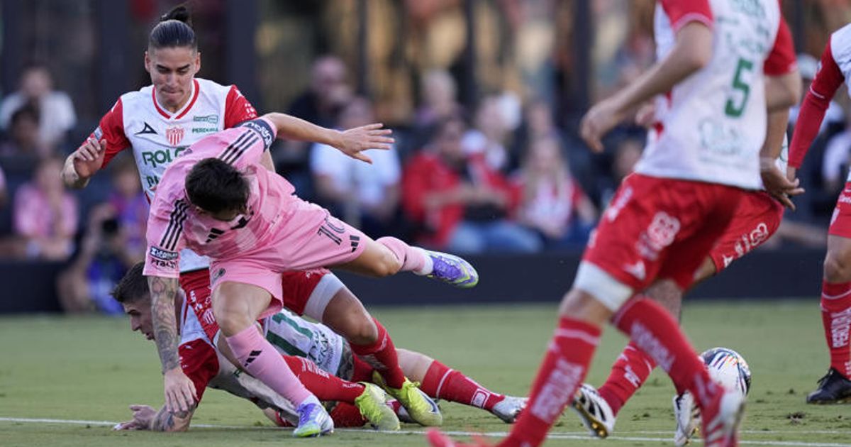 Messi Sidelined by Minor Muscle Injury, Inter Miami Awaits Return Timeline