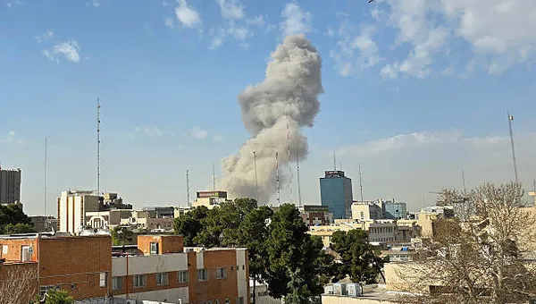 Global Airlines Suspend Middle East Flights After US–Israel Strikes on Iran