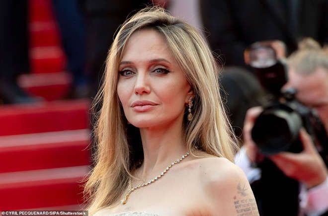 Angelina Jolie to Leave Hollywood, Plans to Sell Historic LA Home