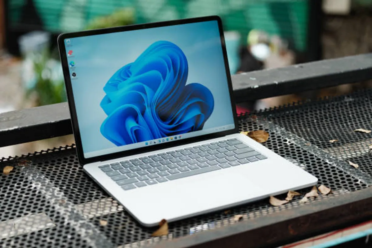 Microsoft’s Windows Update Woes: Resolving App Installation Issues in 2025