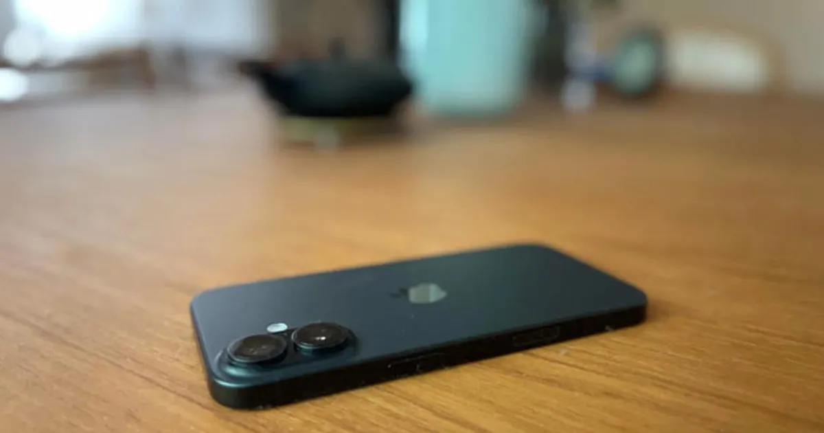 3 Reasons Some Smartphone Users Always Keep Their Devices Facedown