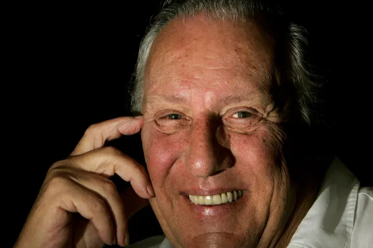 Frederick Forsyth, Author of 'The Day of the Jackal' and Former MI6 Spy, Dies at 86