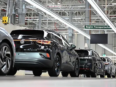 Volkswagen Says Rivian JV Architecture May Extend to Combustion Cars