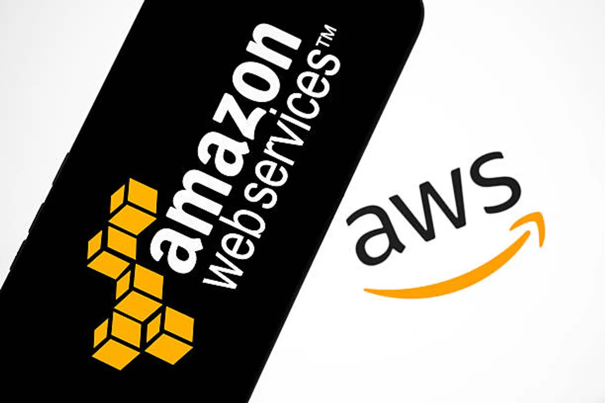 Amazon Shares Surge as AWS Cloud Growth Reignites Investor Confidence