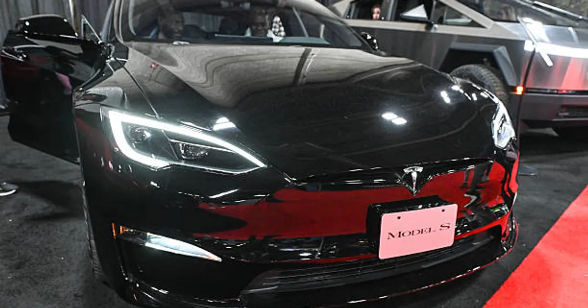 Tesla Board Earned About $3 Billion From Stock Awards, Far Outpacing Tech Peers