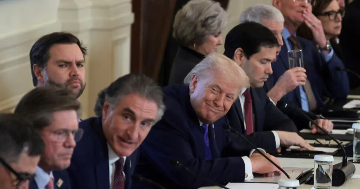 Trump Presses U.S. Oil Giants to Invest $100 Billion in Venezuela’s Crumbling Energy Sector