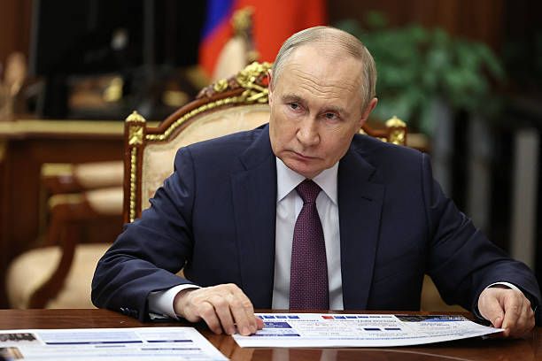 Russia Warns U.S. Against Striking Iran, Citing Risk of “Nuclear Catastrophe”