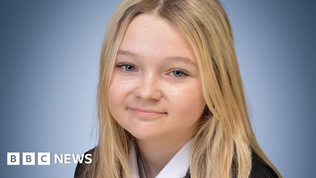 Teen with Rare Condition Can’t Eat or Drink — But Thriving Against the Odds