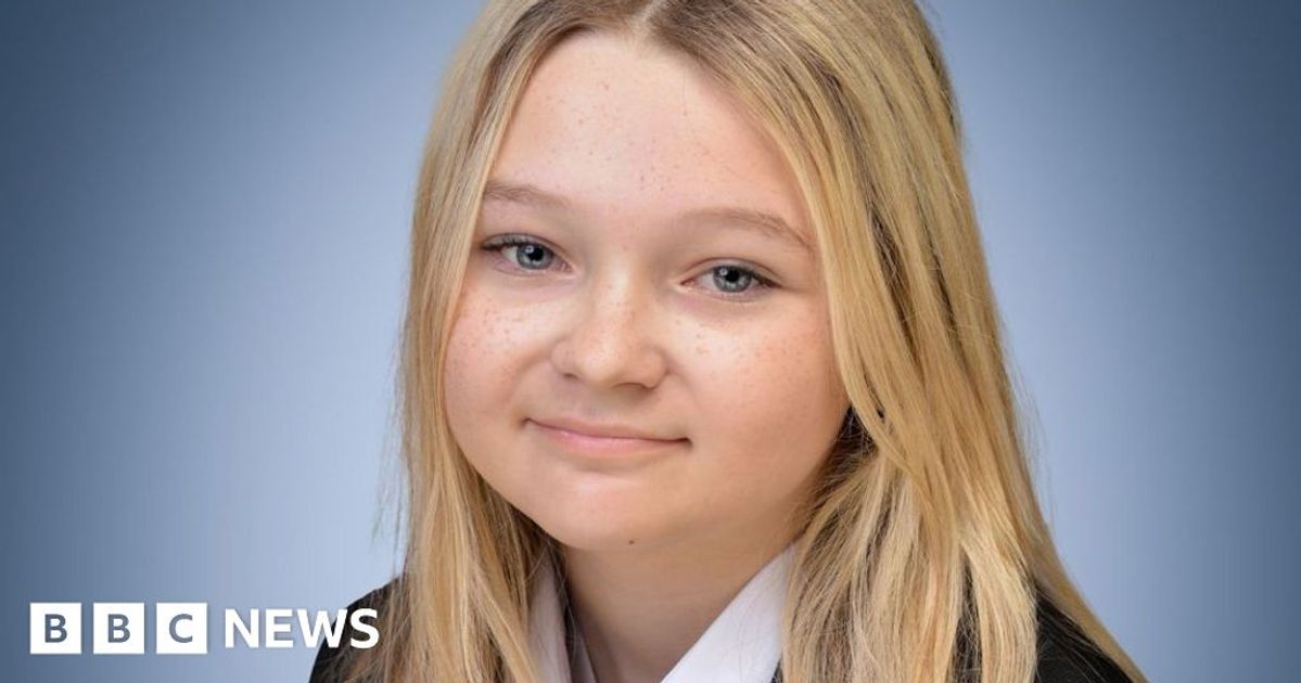 Teen with Rare Condition Can’t Eat or Drink — But Thriving Against the Odds
