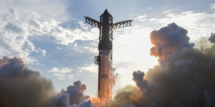 SpaceX’s Starship Nails 10th Test Flight in Stunning 2025 Comeback