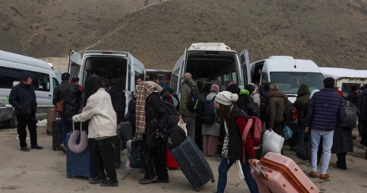 Hundreds of Iranians Cross Into Turkey as Conflict Escalates