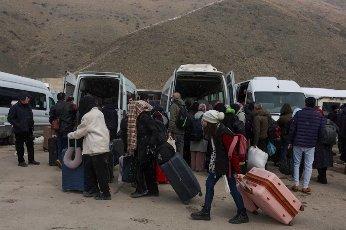 Hundreds of Iranians Cross Into Turkey as Conflict Escalates