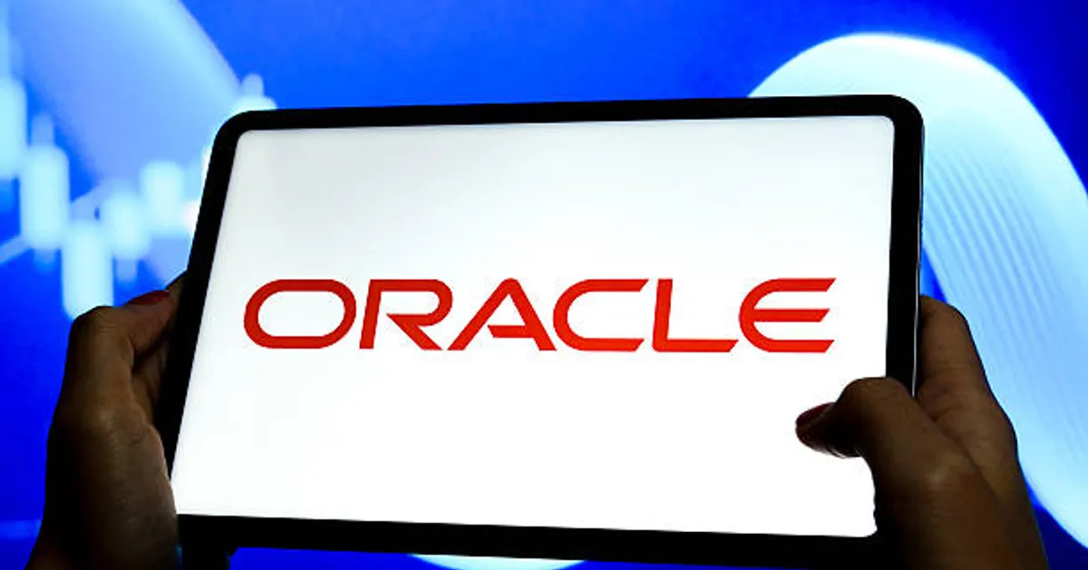 Oracle Bonds Drop as $38B AI Debt Plan Raises Investor Risk – Nov 2025