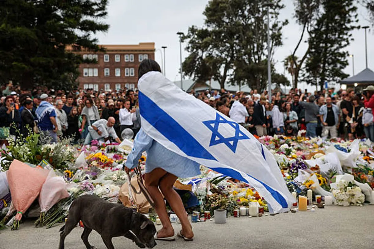 Bondi Gunmen Inspired by Islamic State, Police Say, as Sydney Mourns Deadly Attack