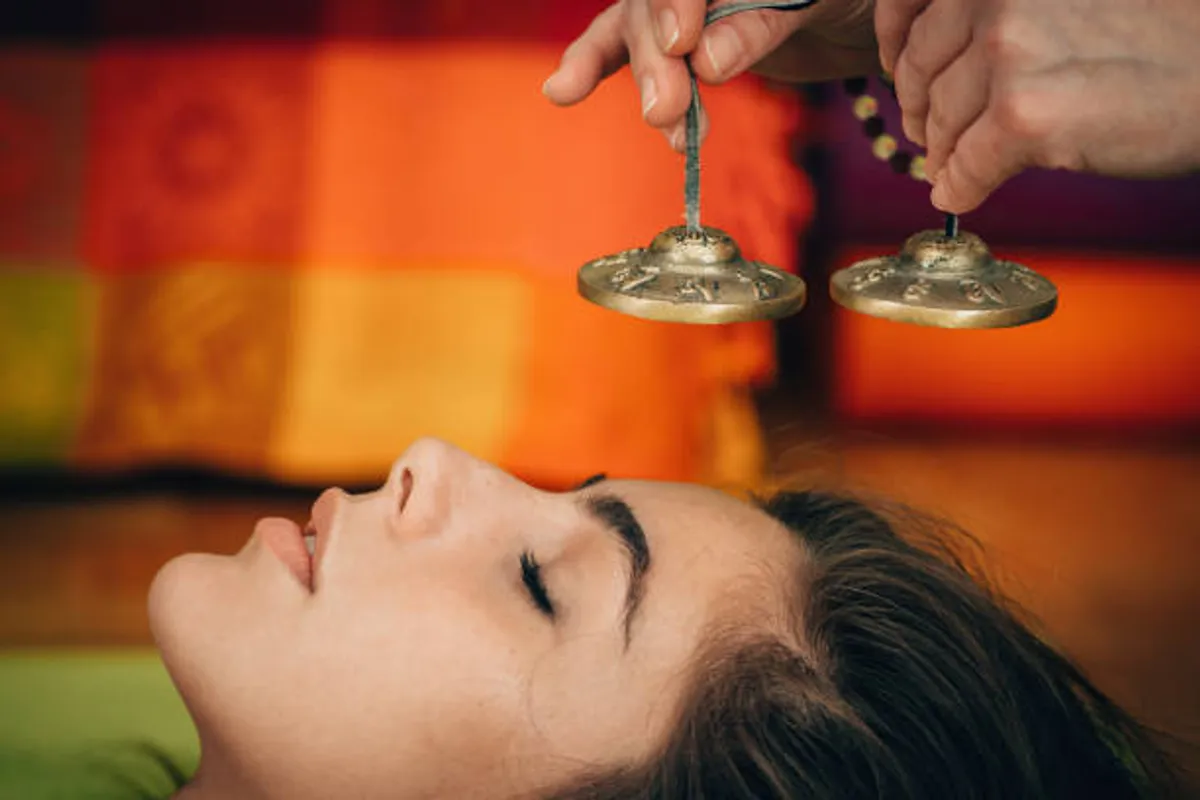 Sound Healing & Meditation: Evidence-Backed Benefits for 2025