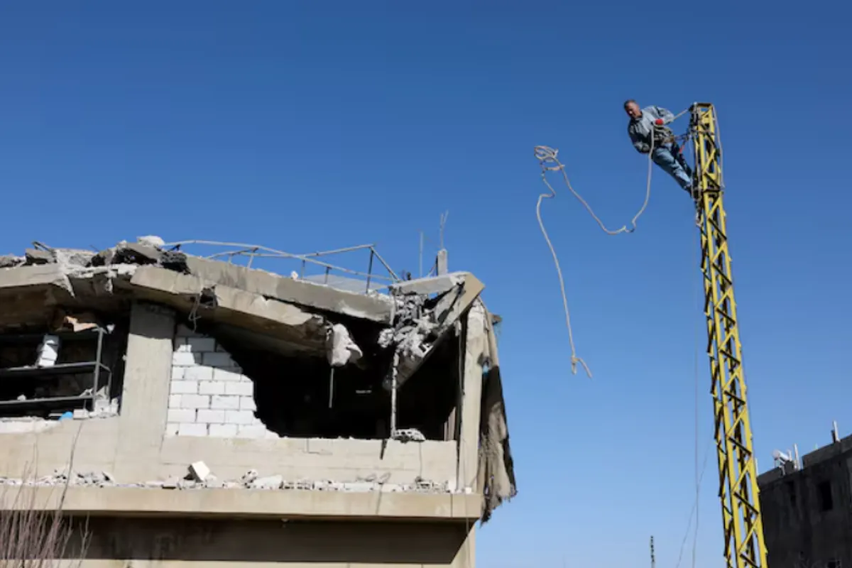 Israel Warns Lebanon of Heavy Strikes if Hezbollah Joins U.S.-Iran Conflict