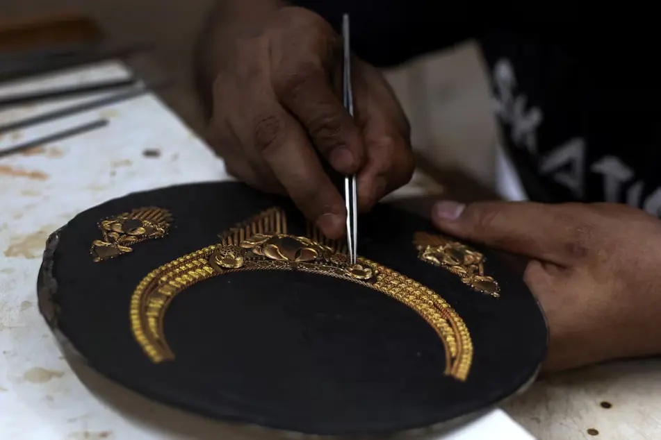Asia Gold Market Update: India Premiums Reach 10-Month High as Festive Demand Rises, While China Discounts Deepen