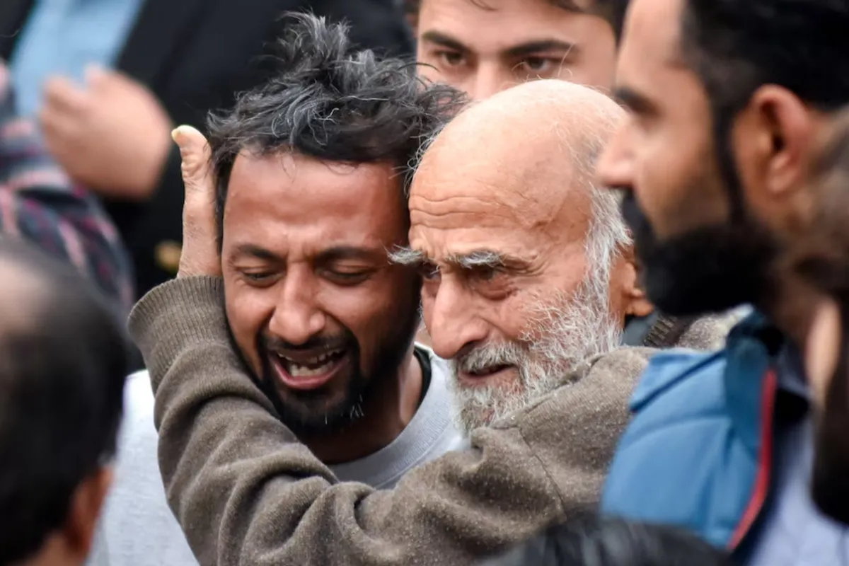 Suicide Bombing Kills 31 at Shi’ite Mosque in Pakistan’s Capital