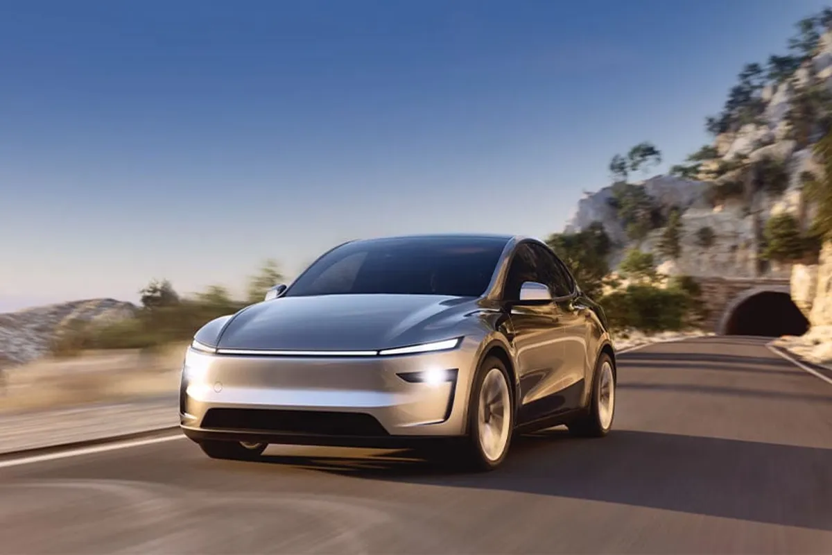 Watch Tesla’s Car Drive Itself to Its New Owner — No Driver, No Remote, Just AI