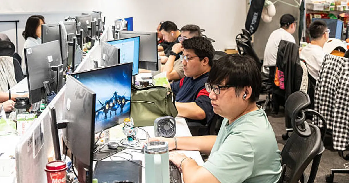 Young Workers Most Anxious as AI Reshapes Jobs, Global Survey Finds