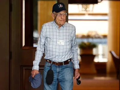 Berkshire Hathaway Warns of Rising Threat from AI-Generated Deepfakes Impersonating Warren Buffett