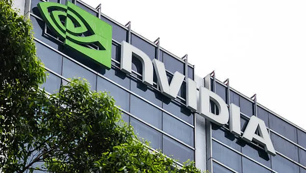 Nvidia Valuation Drops to Multi-Year Low as War Fears Shake AI Market