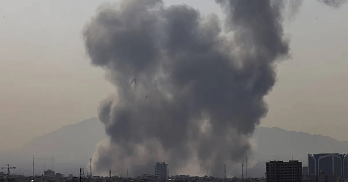 Macron Calls Emergency UN Security Council Meeting Over US–Israel Strikes on Iran