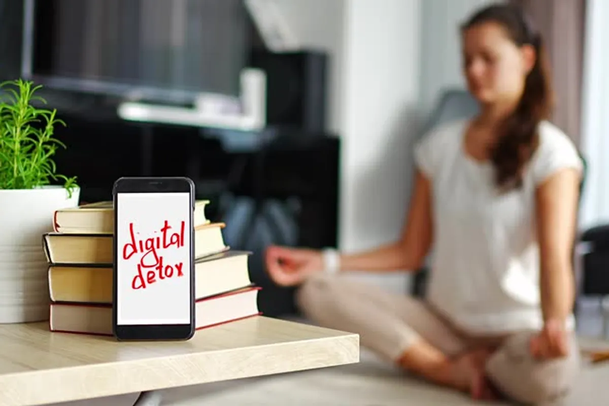 Digital Detox Practices That Improve Focus & Reduce Stress