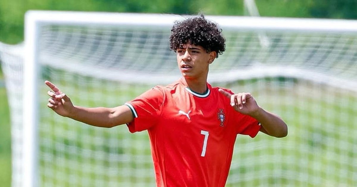 Cristiano Ronaldo Jr. Follows in Father's Footsteps with Portugal U15 Debut