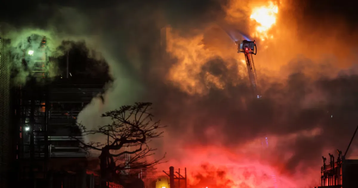 Fire Erupts at Chevron Refinery in El Segundo, California