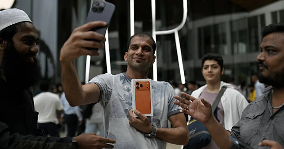 India’s Sanchar Saathi App Sparks Debate Over Safety vs. Privacy