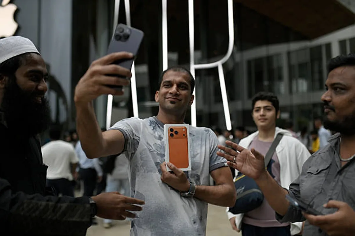 India’s Sanchar Saathi App Sparks Debate Over Safety vs. Privacy