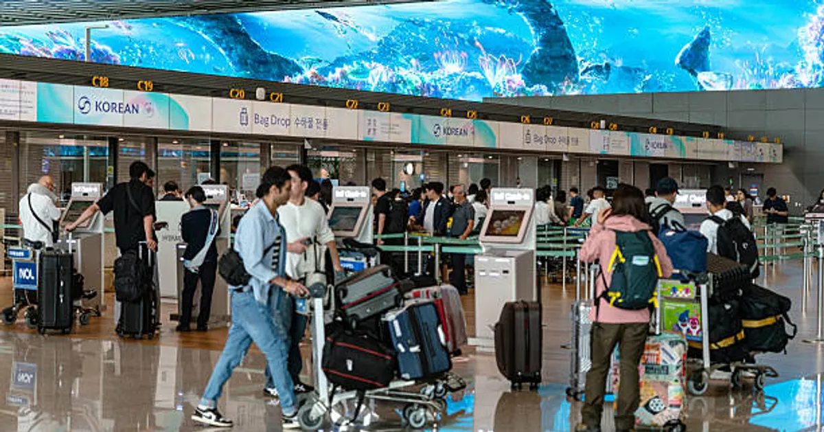 South Korea to Grant Visa-Free Entry to Chinese Tourist Groups, Reports Say
