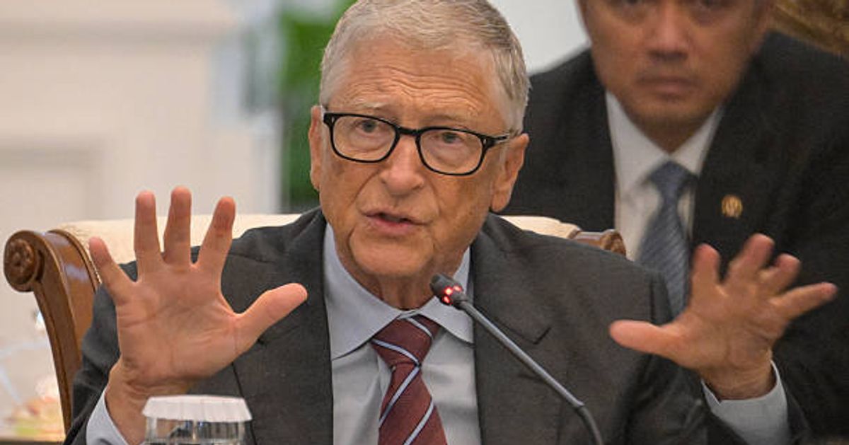 Bill Gates Declares Smartphones Obsolete, Backs Electronic Tattoos as Future