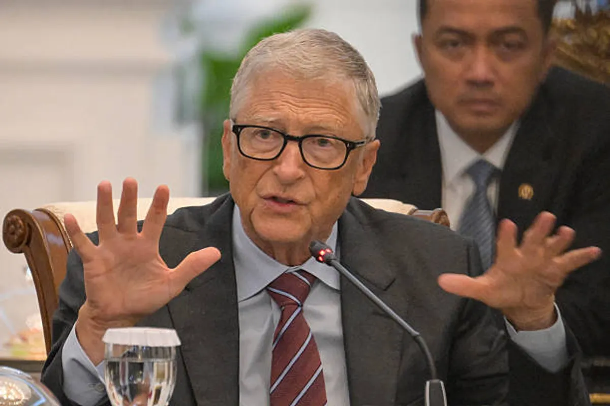 Bill Gates Declares Smartphones Obsolete, Backs Electronic Tattoos as Future