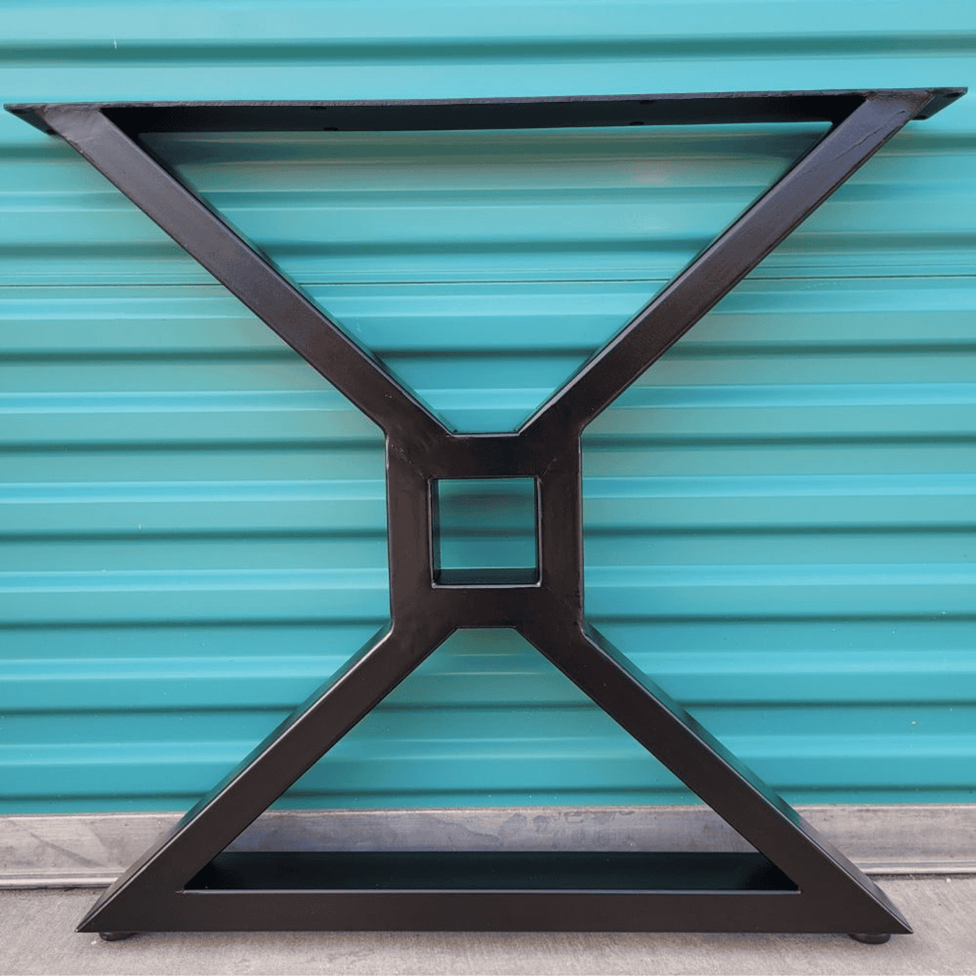 Designing Porches & Patios with Live-Edge Slabs image