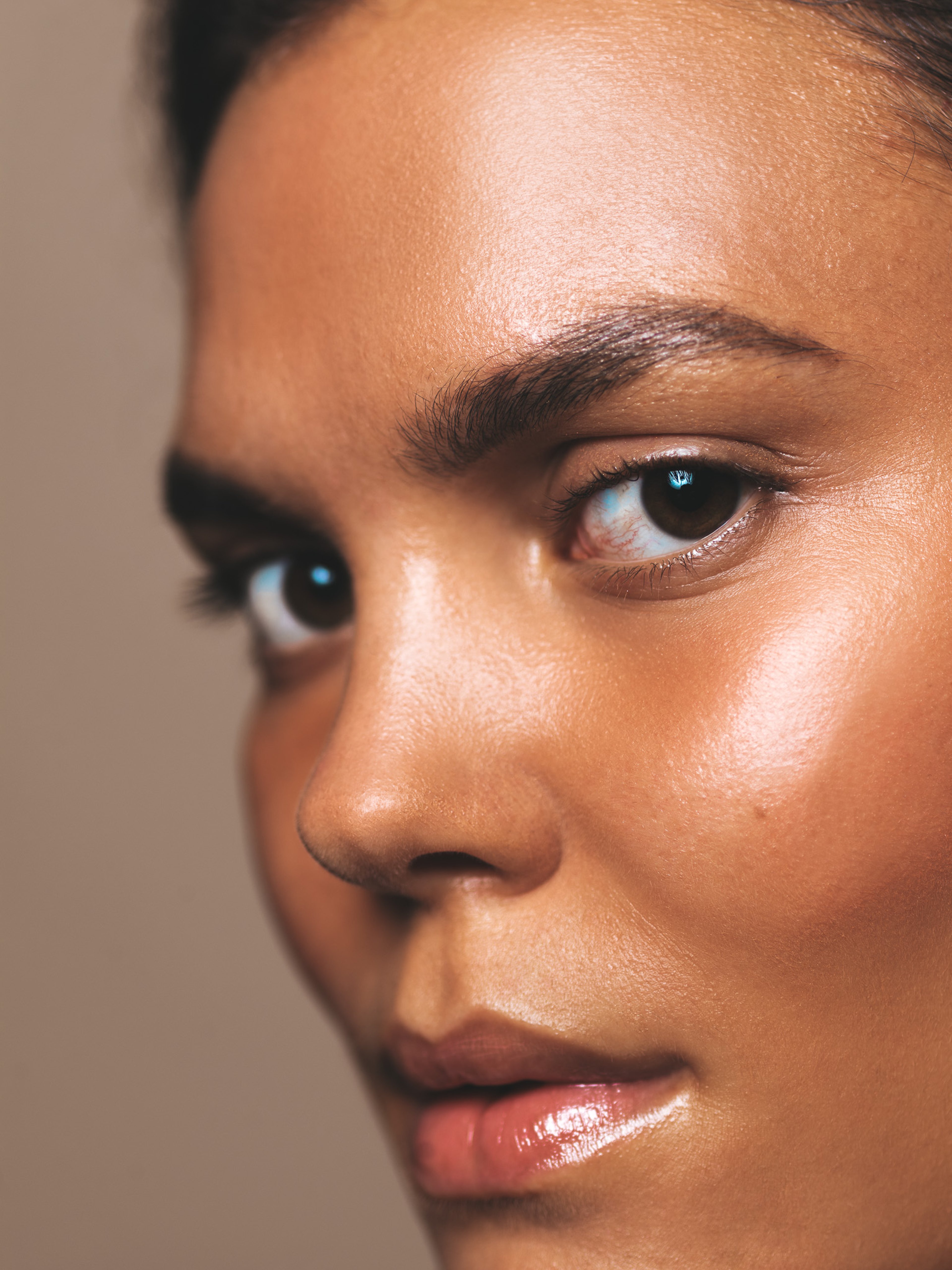 Närbild på en kvinnas ansikte