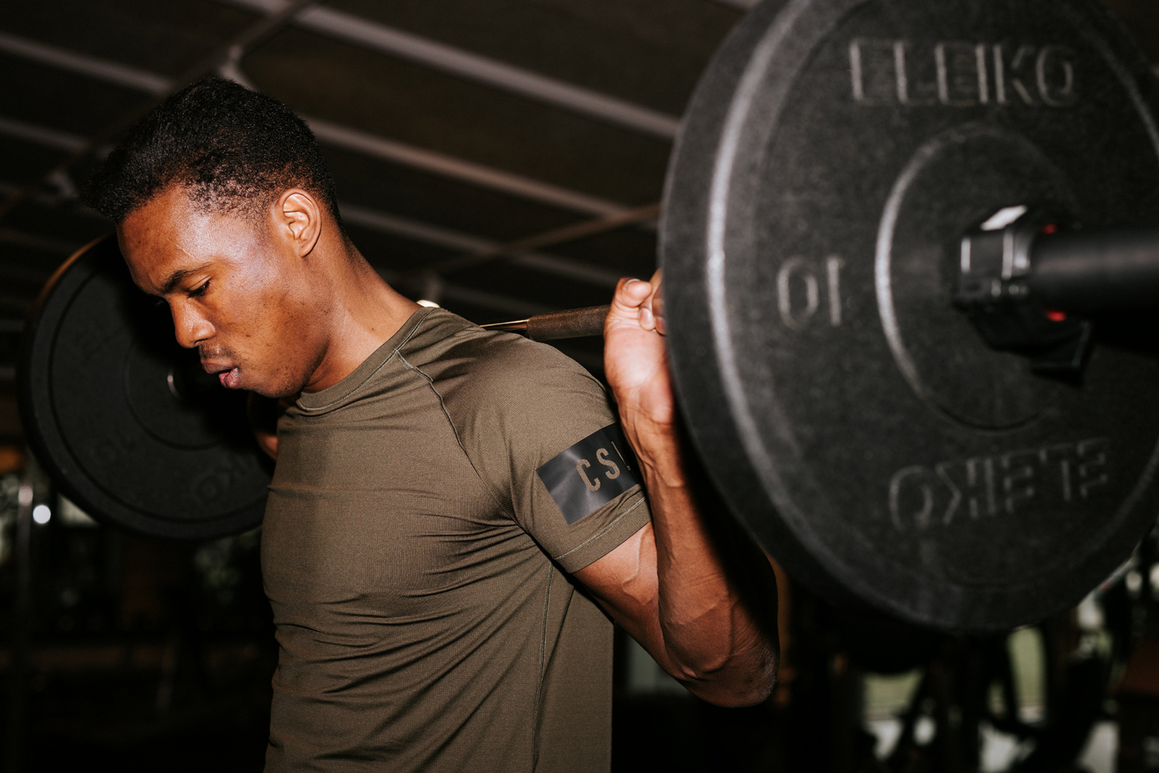 Två gäster byter om för gymmet