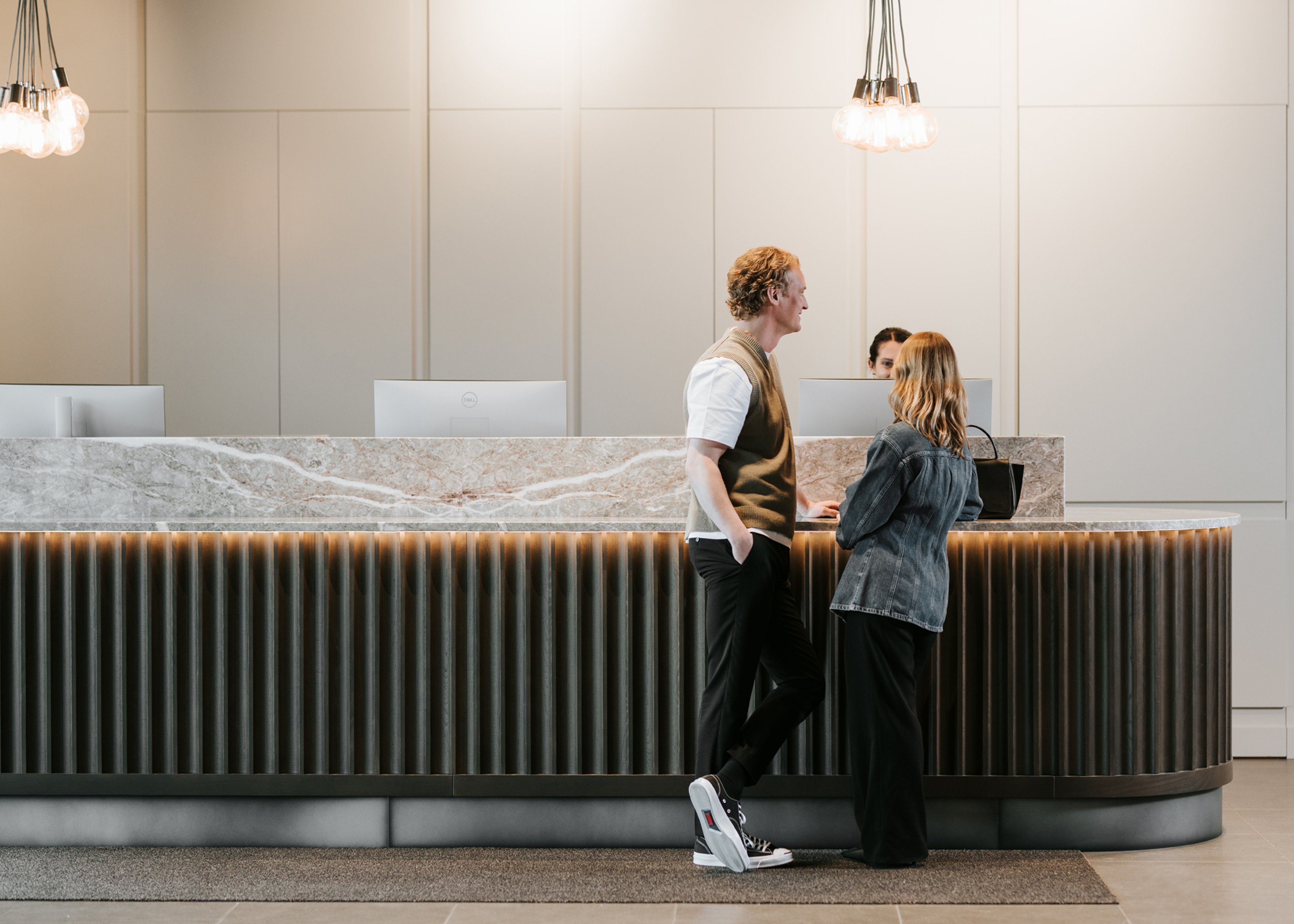 Väg upp till hotellentré