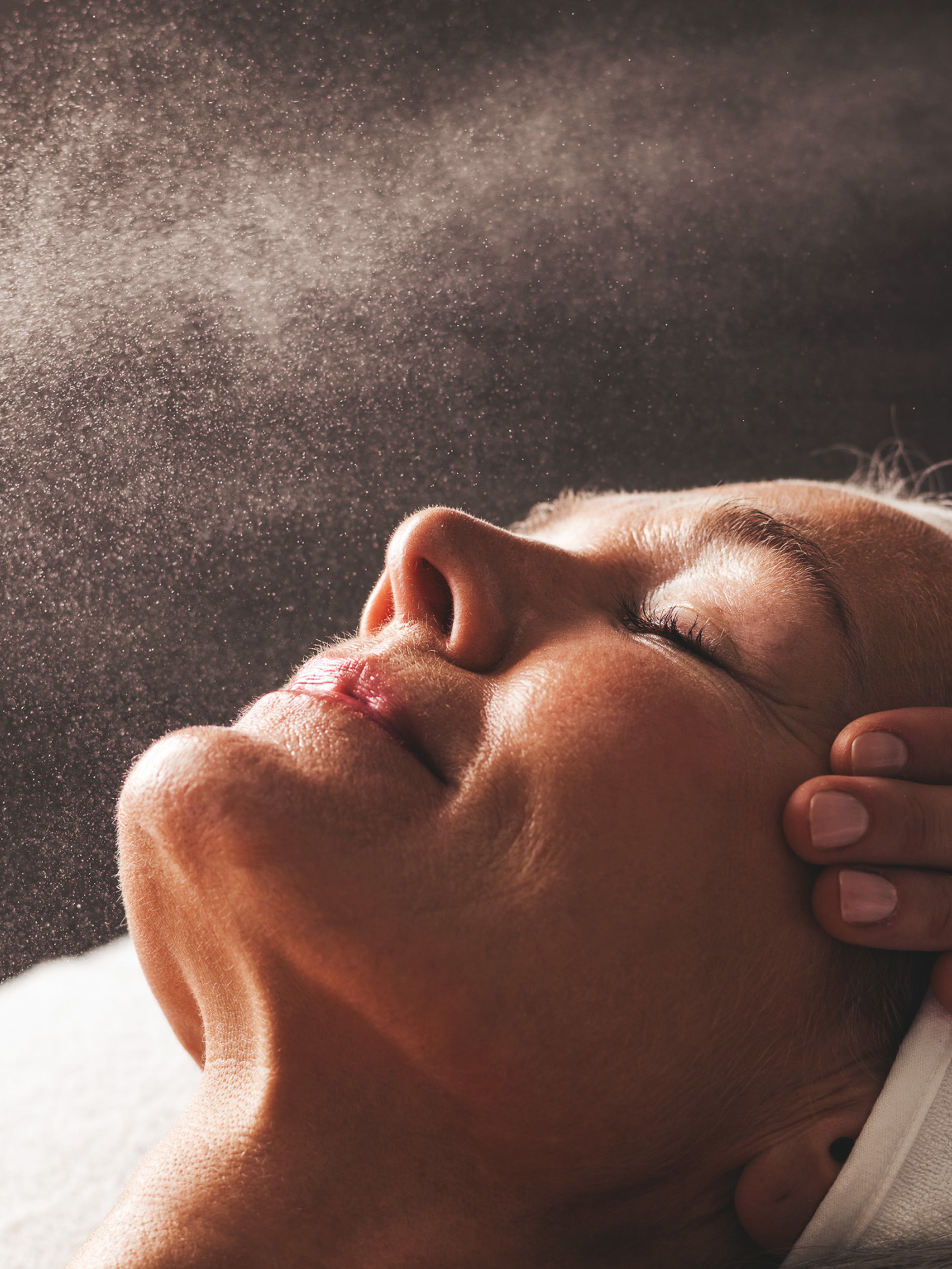 Kvinna får massage