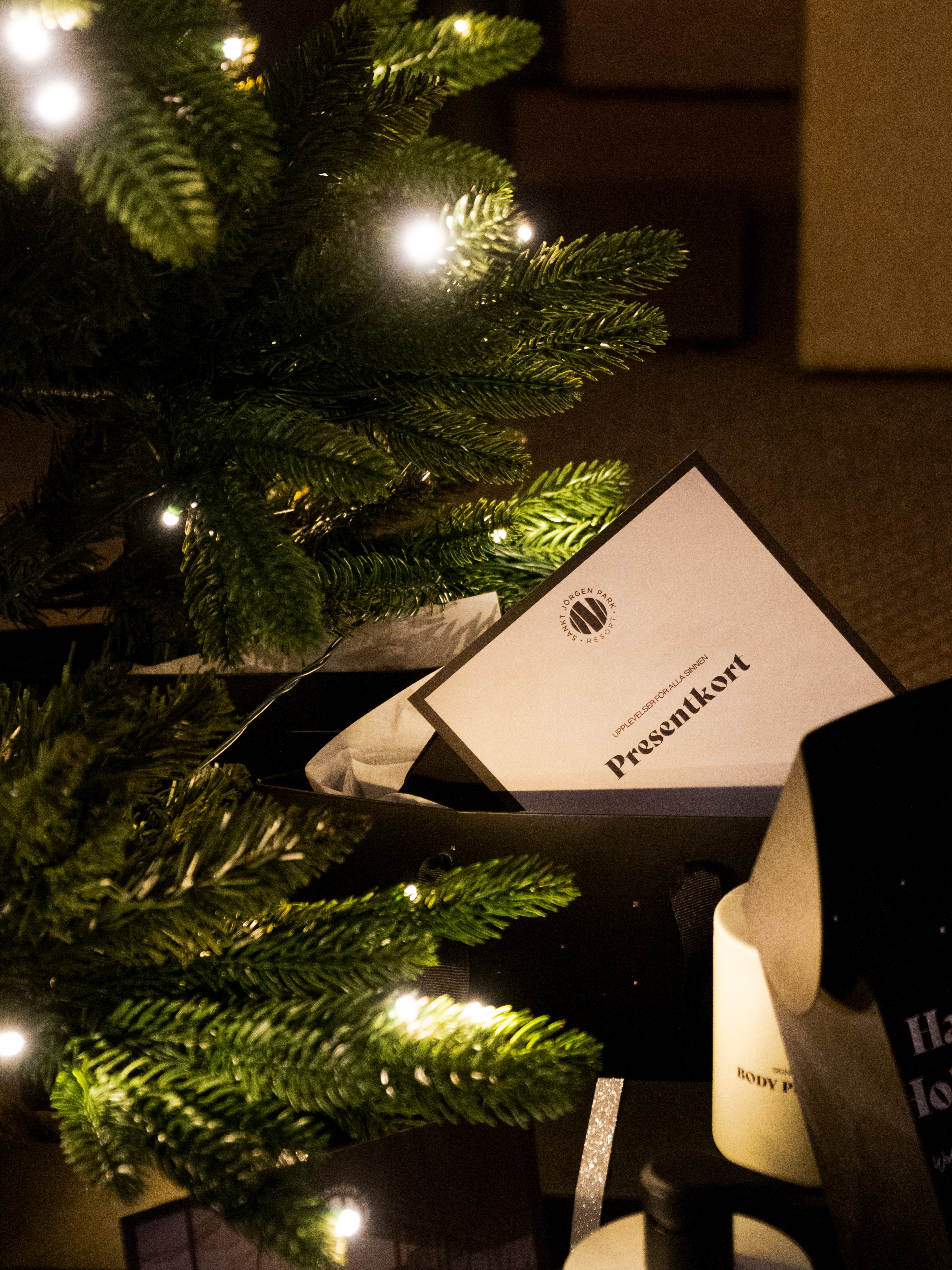 Presentkort under granen