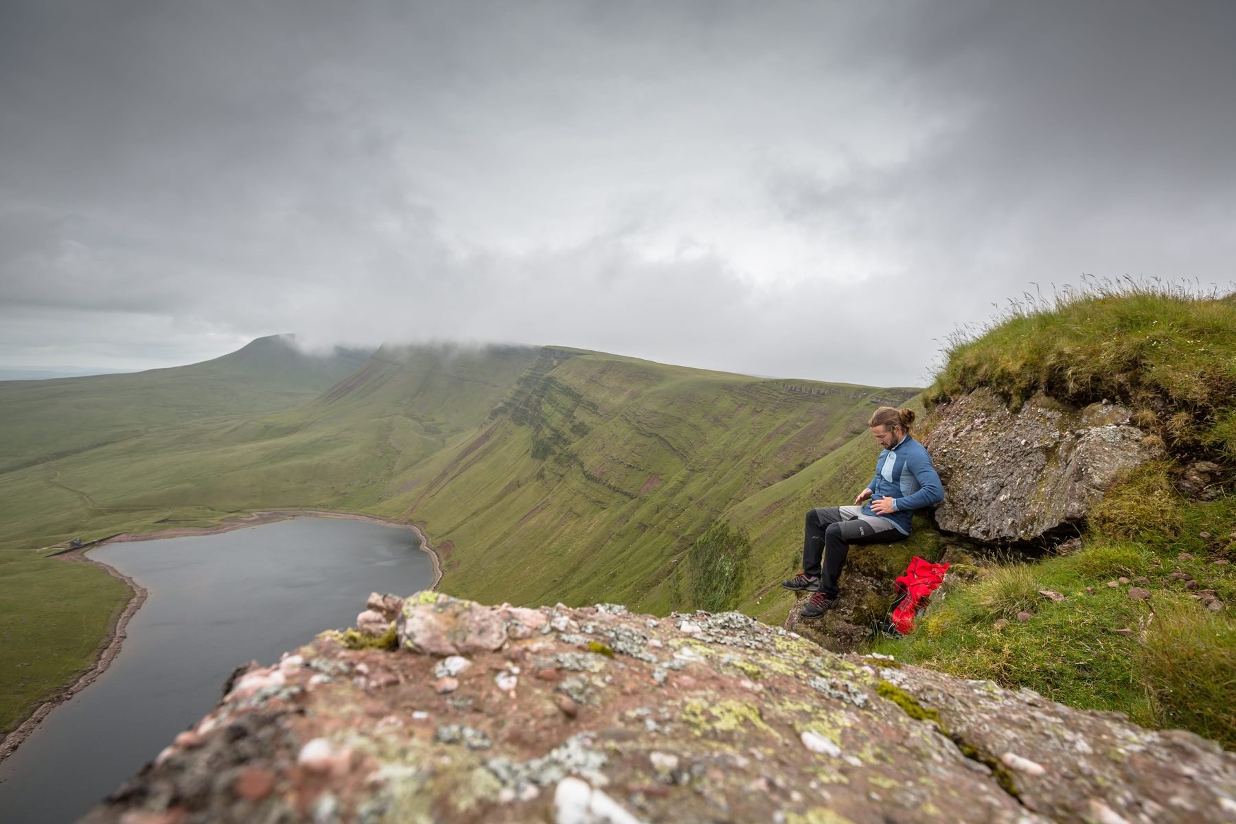 Fast-hiking during the Gore-Tex Transalpine Run