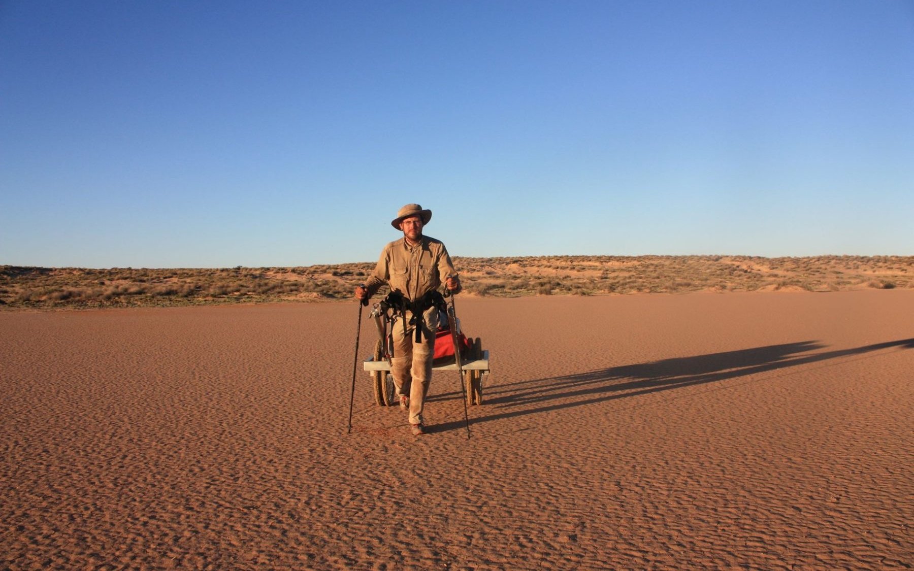 Louis-Philippe Loncke crossing the Simpson Desert