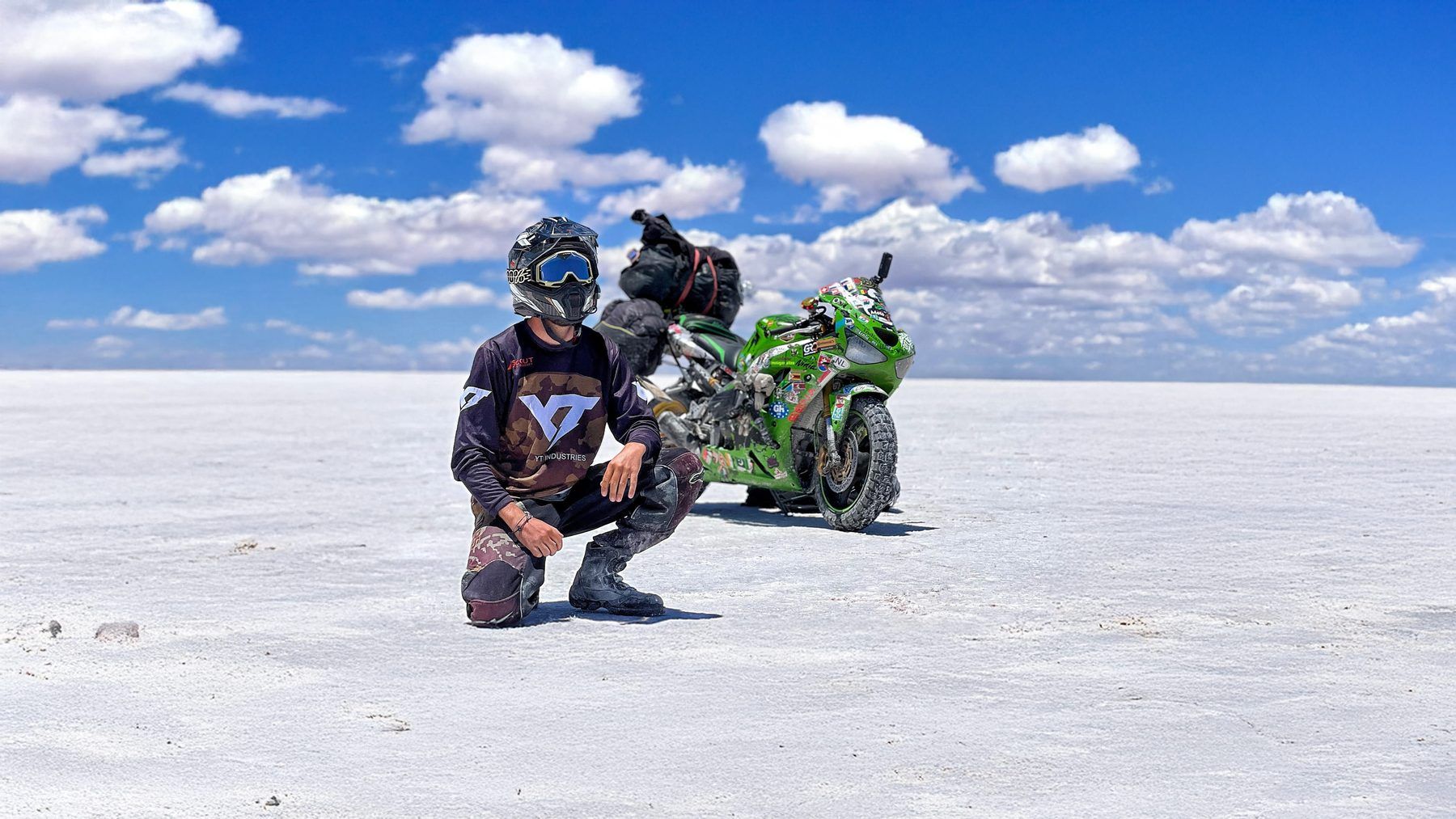 Toni Moles and Debora, his Kawasaki Ninja 636