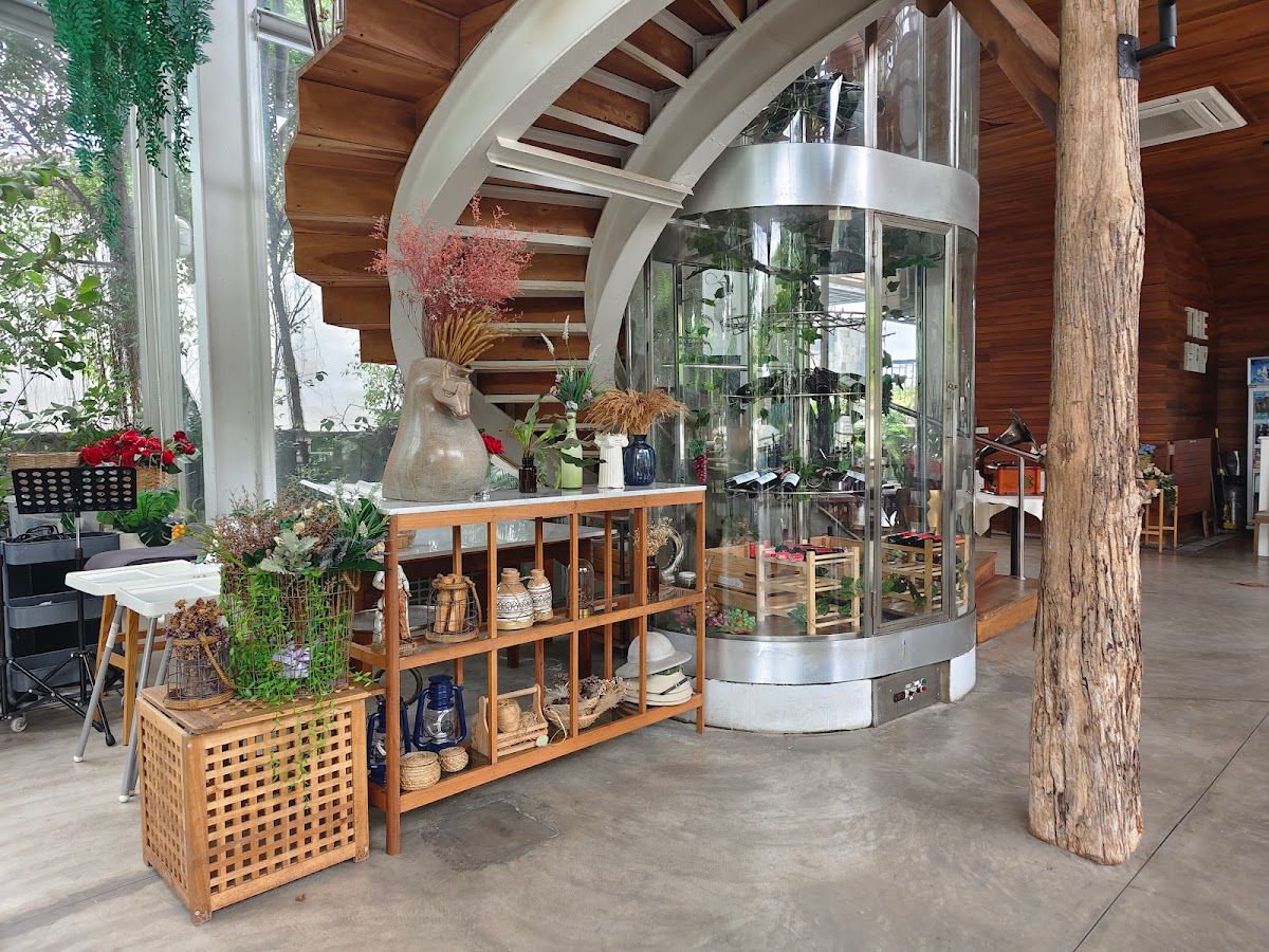 The Hay - Equestrian Center & Eatery - Image 9