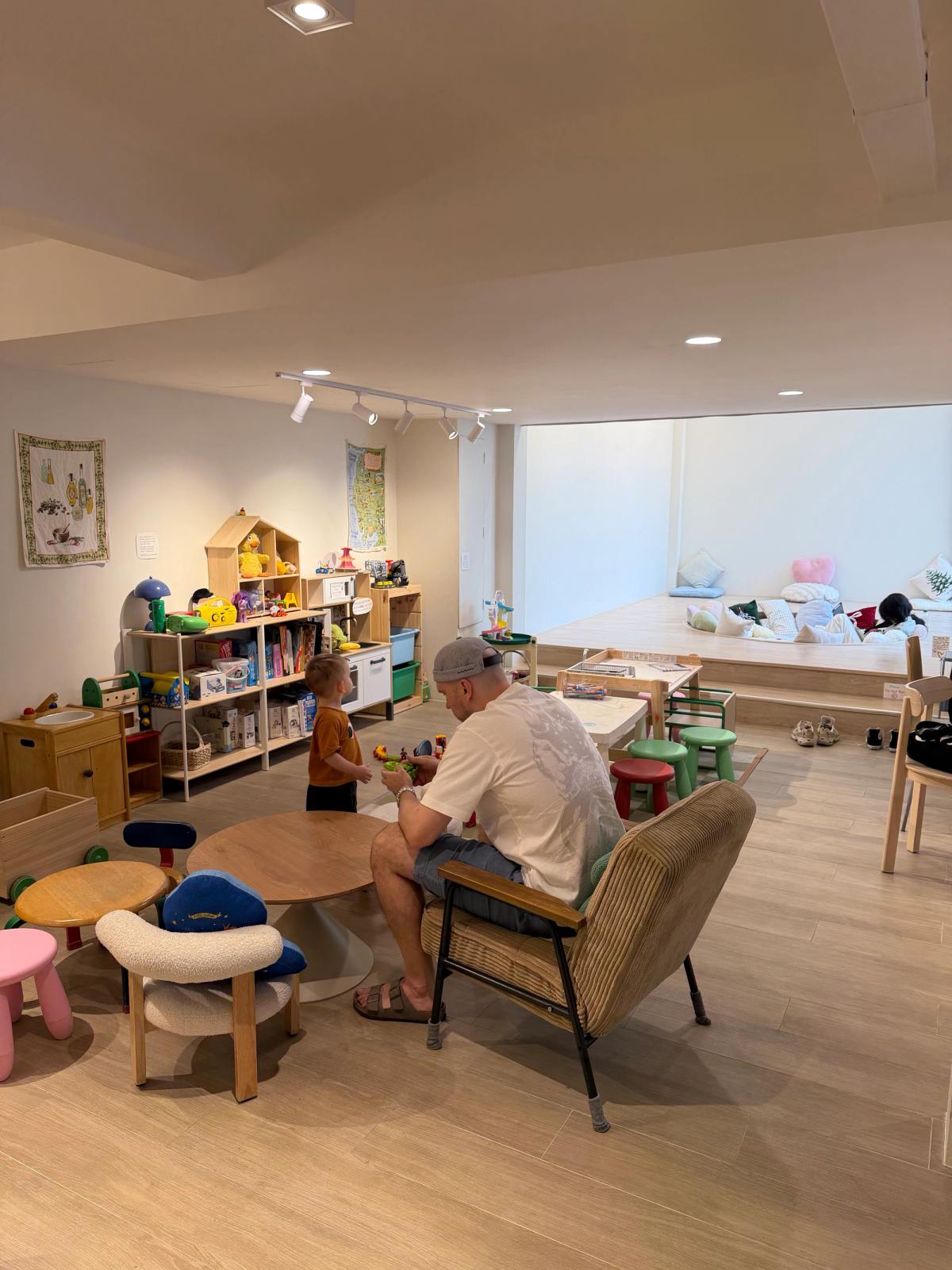 Living Room Thonglor - Image 1