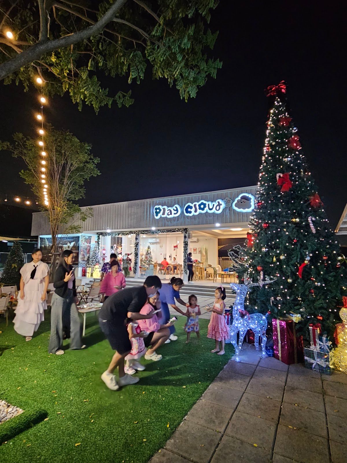 Play Cloud Cafe and Restaurant - Image 7