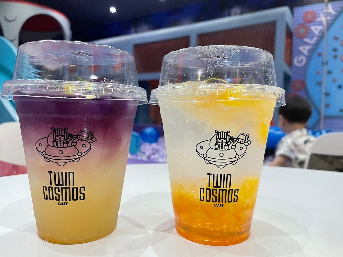 Twin Cosmos Cafe - Image 2