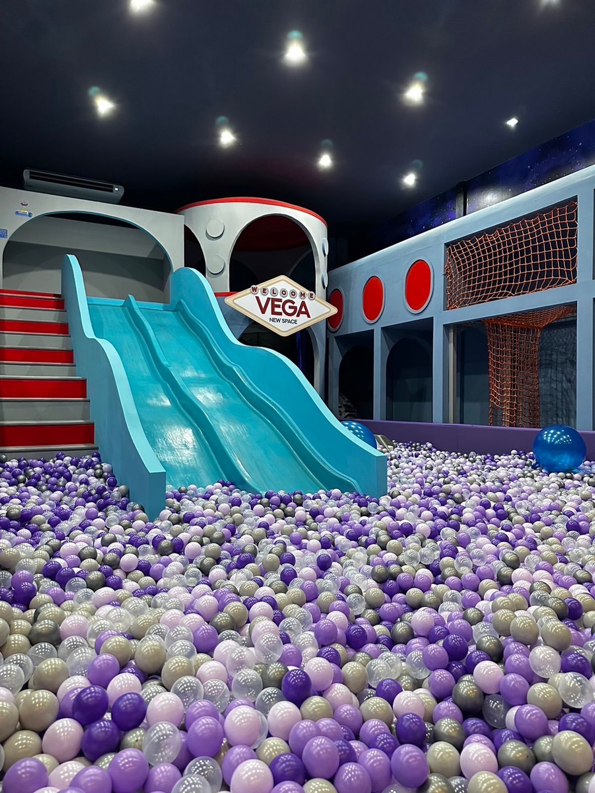 Twin Cosmos Cafe - Image 1