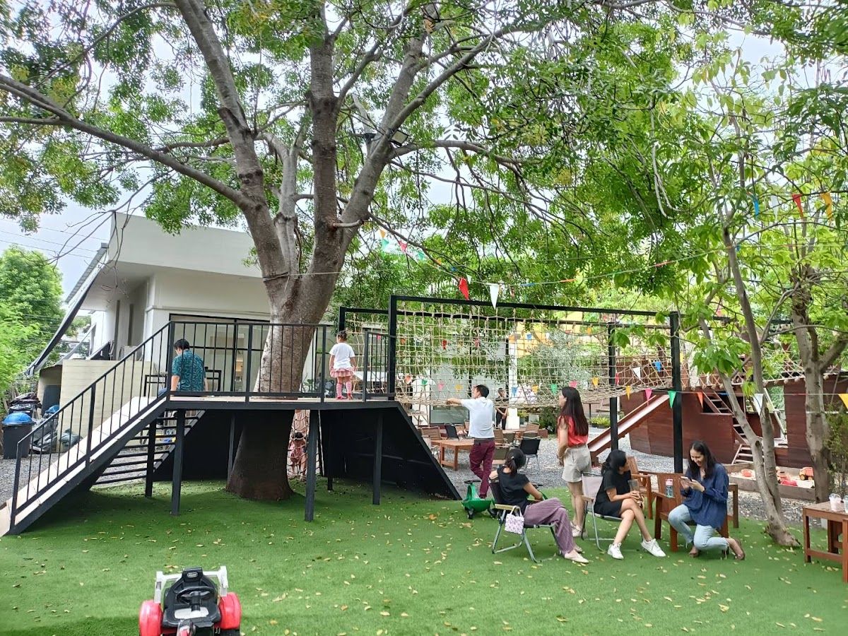 Sunny park - Image 9